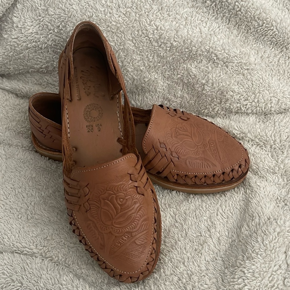 Huarache sandals rose tooled